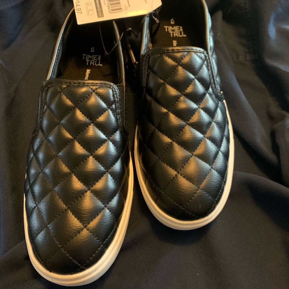 Time and Tru slip on